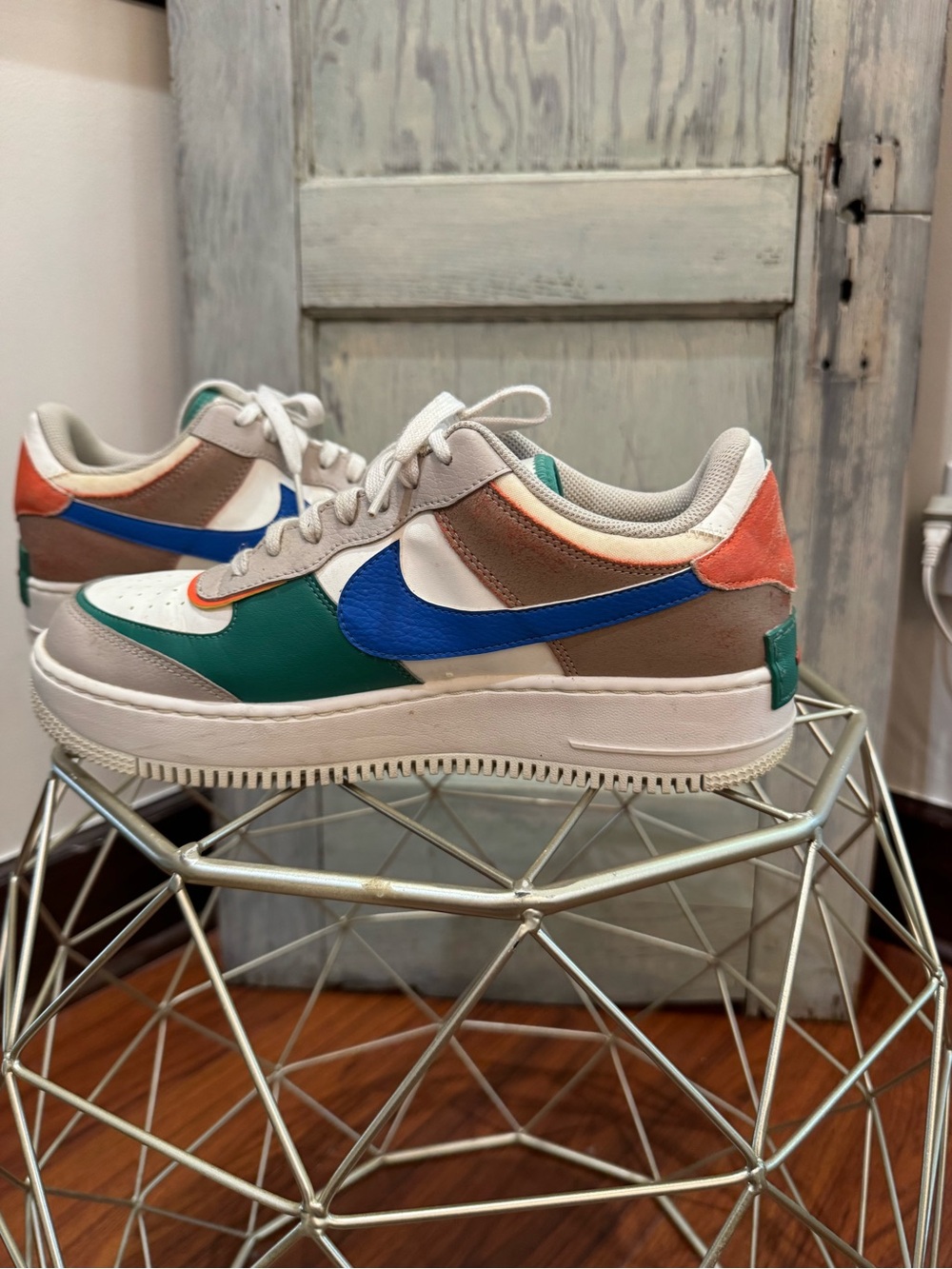 Nike Air Force 1 Low Shadow
Sail Signal Blue Green size 11 - Picture 10 of 13